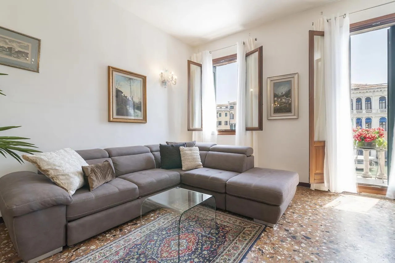 Venice Grand Canal Terrace Apartment